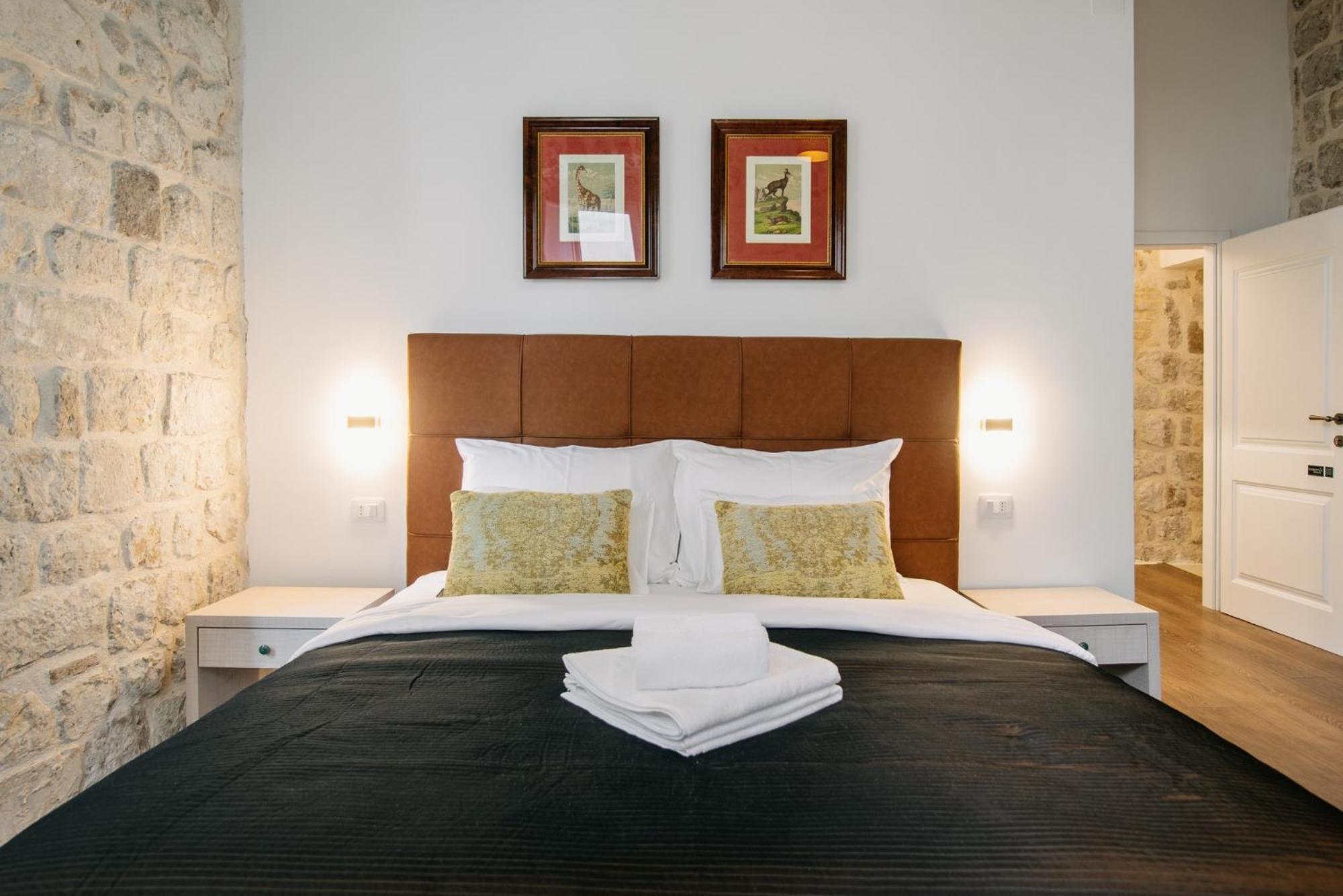 Central W Apartment & Rooms By Duhomes Ragusa Esterno foto