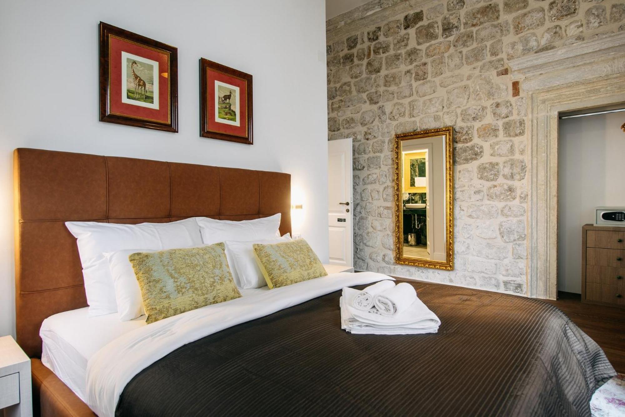 Central W Apartment & Rooms By Duhomes Ragusa Esterno foto
